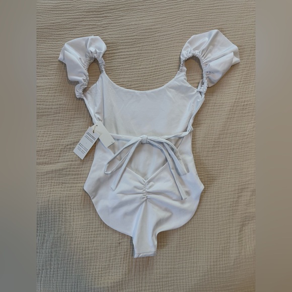 Londre Ruffle Shoulder One Piece Swimsuit - Picture 4 of 4